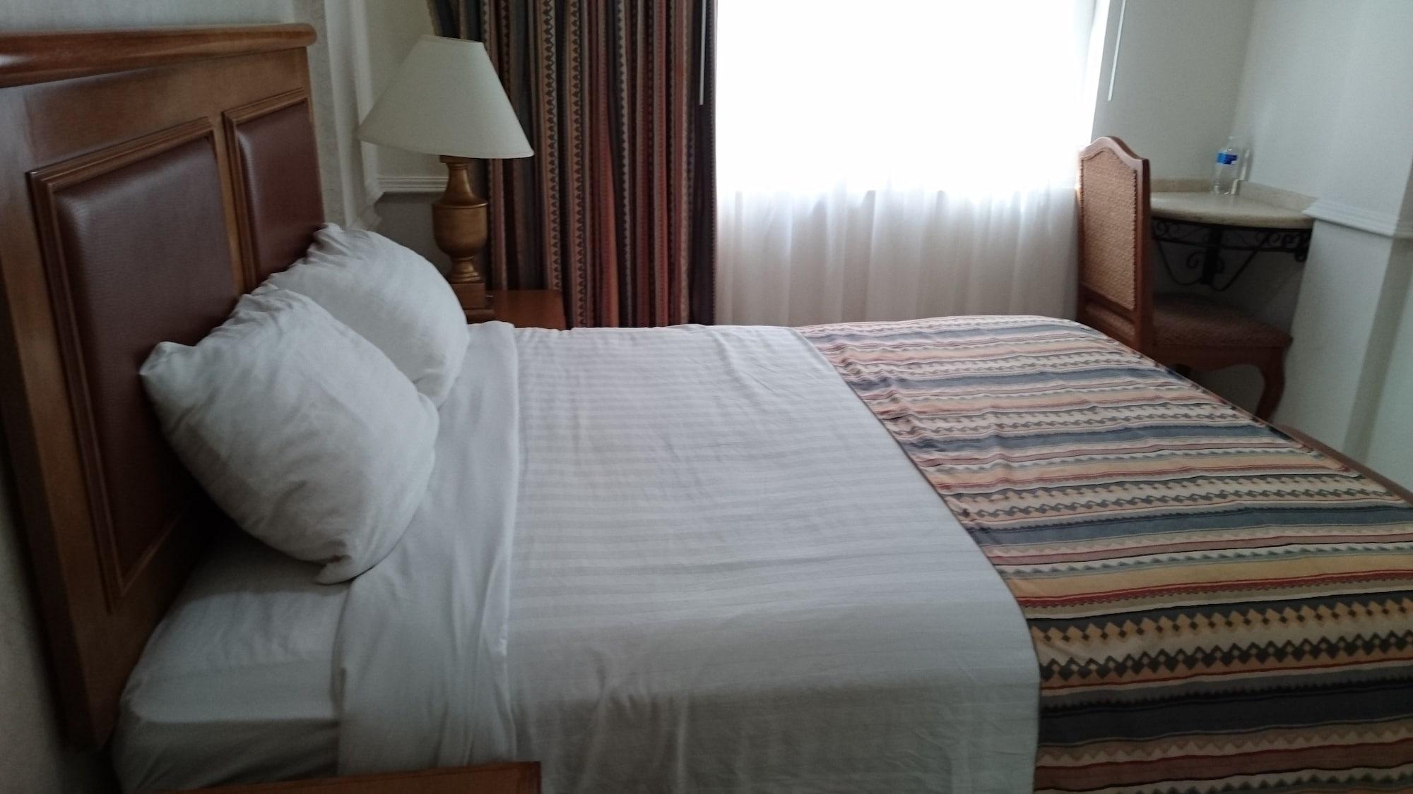 Отель Savoy Express Торреон Экстерьер фото
