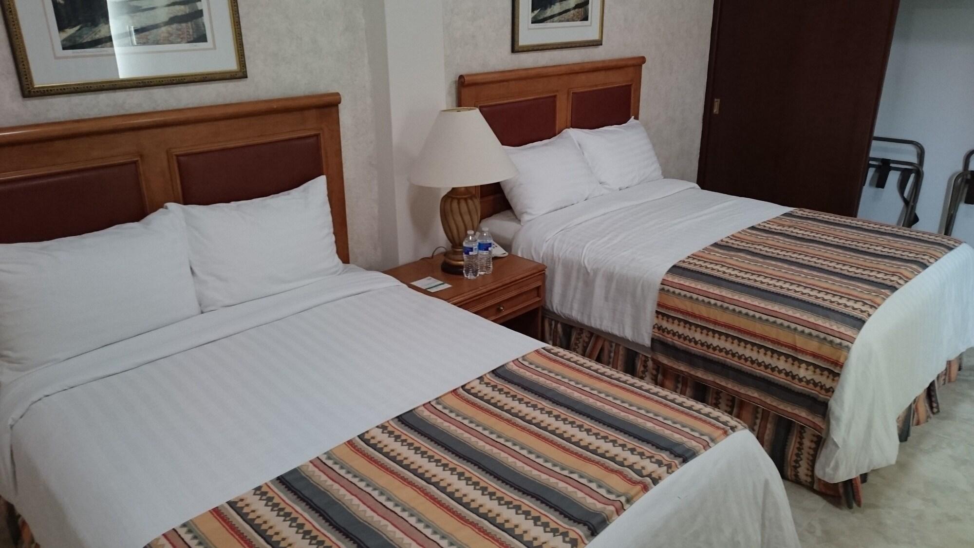 Отель Savoy Express Торреон Экстерьер фото