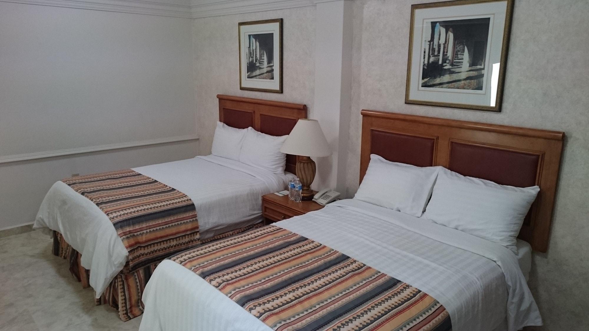 Отель Savoy Express Торреон Экстерьер фото
