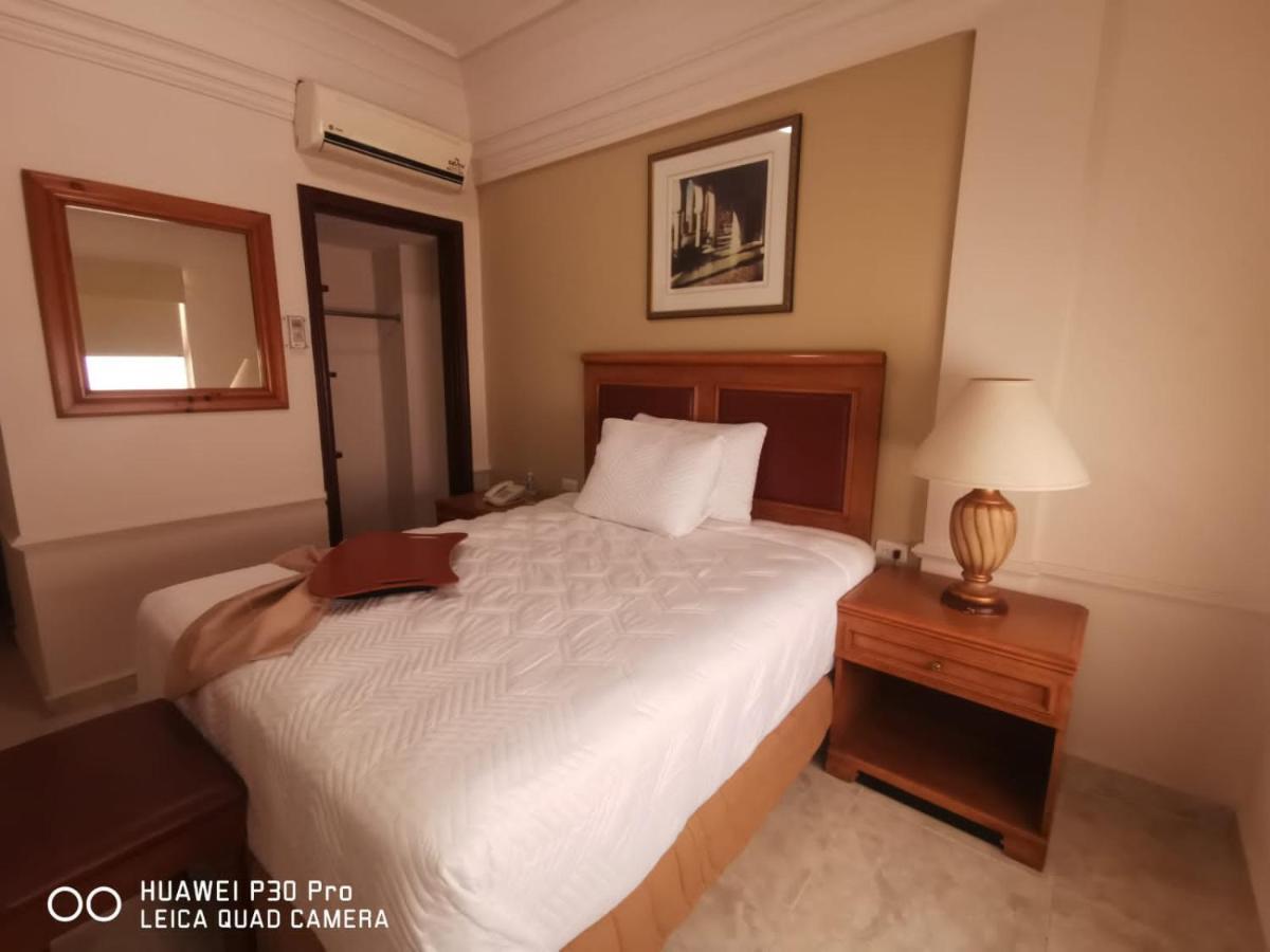 Отель Savoy Express Торреон Экстерьер фото